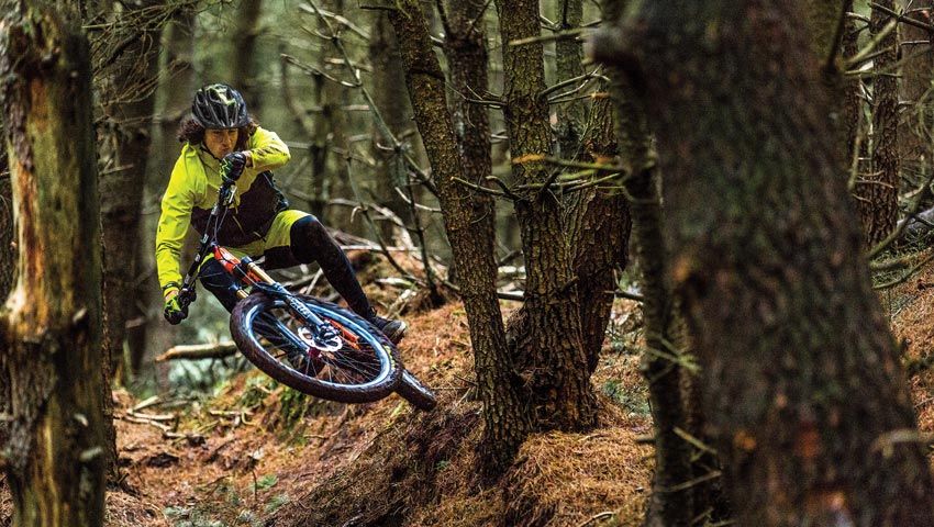 Ropa de ciclismo para equiparse en invierno: ¡Se acabó pedalear con frío!