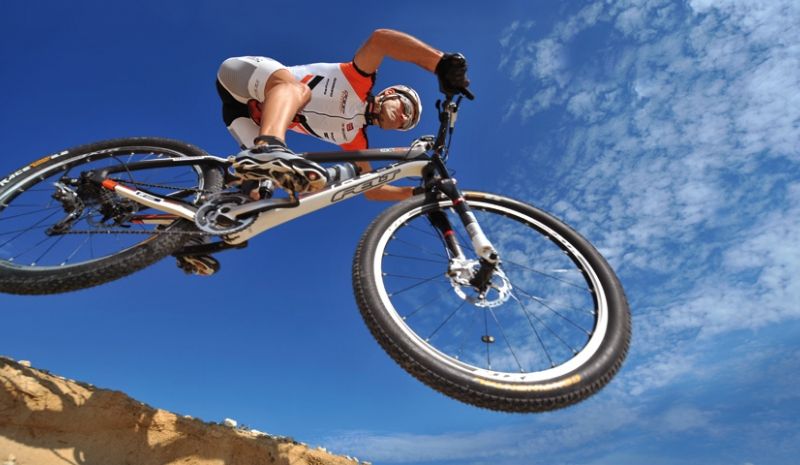 Habilidad MTB: Levantar la rueda trasera