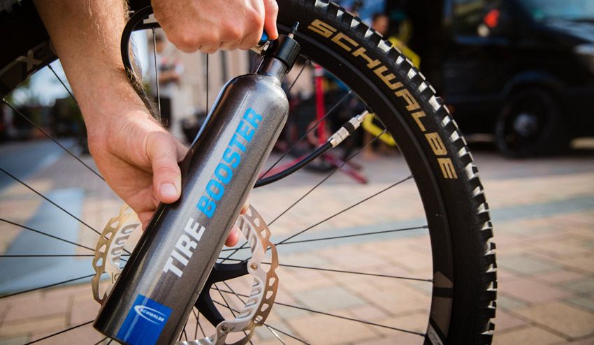Schwalbe Tire Booster. Para talonar tubeless