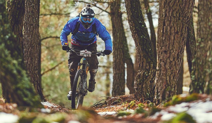Entrenar para enduro en rodillo con una hora al día