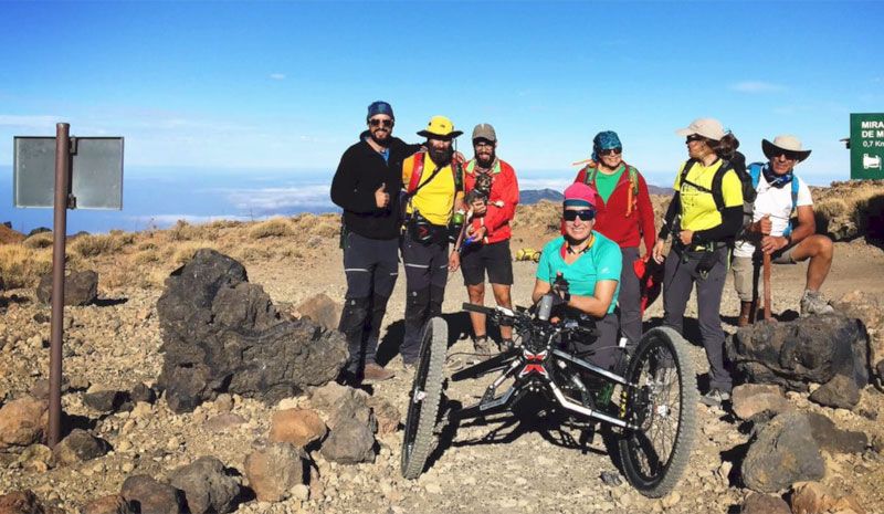 Gema Hassen-Bey culmina la primera etapa junto a su equipo.