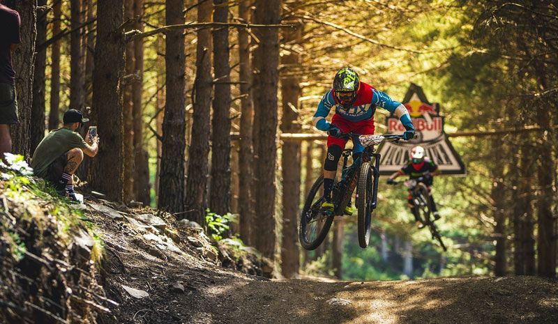 El deshielo abre camino al Red Bull Holy Bike.