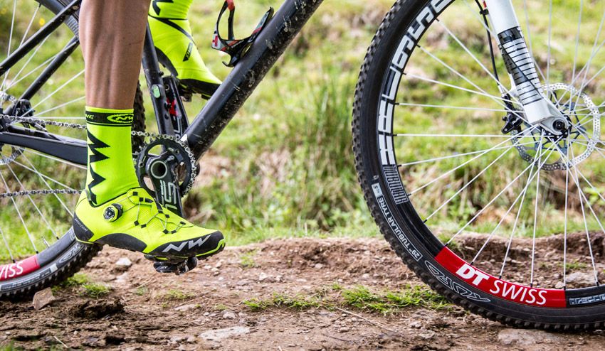 ¿Qué tiene que tener una buena zapatilla para XC?