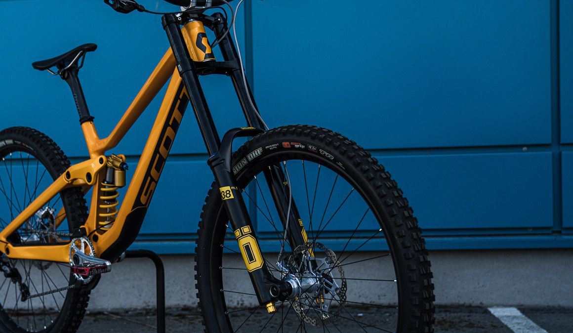 Nueva horquilla Öhlins DH 38 m.1