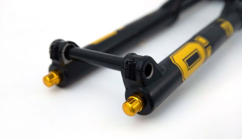 Nueva horquilla Öhlins DH 38 m.1