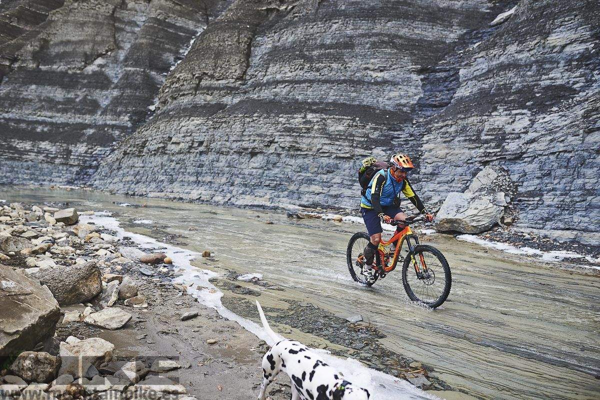 La belleza de la Comarca del Sobrarbe es un tesoro para el Mountain Bike.