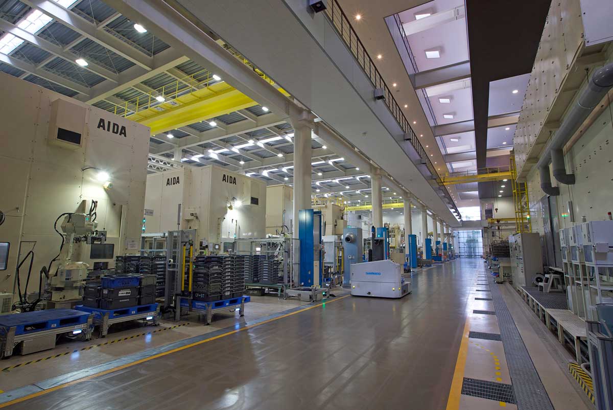 Vista de una de las plantas de producción de Shimano completamente automatizada.