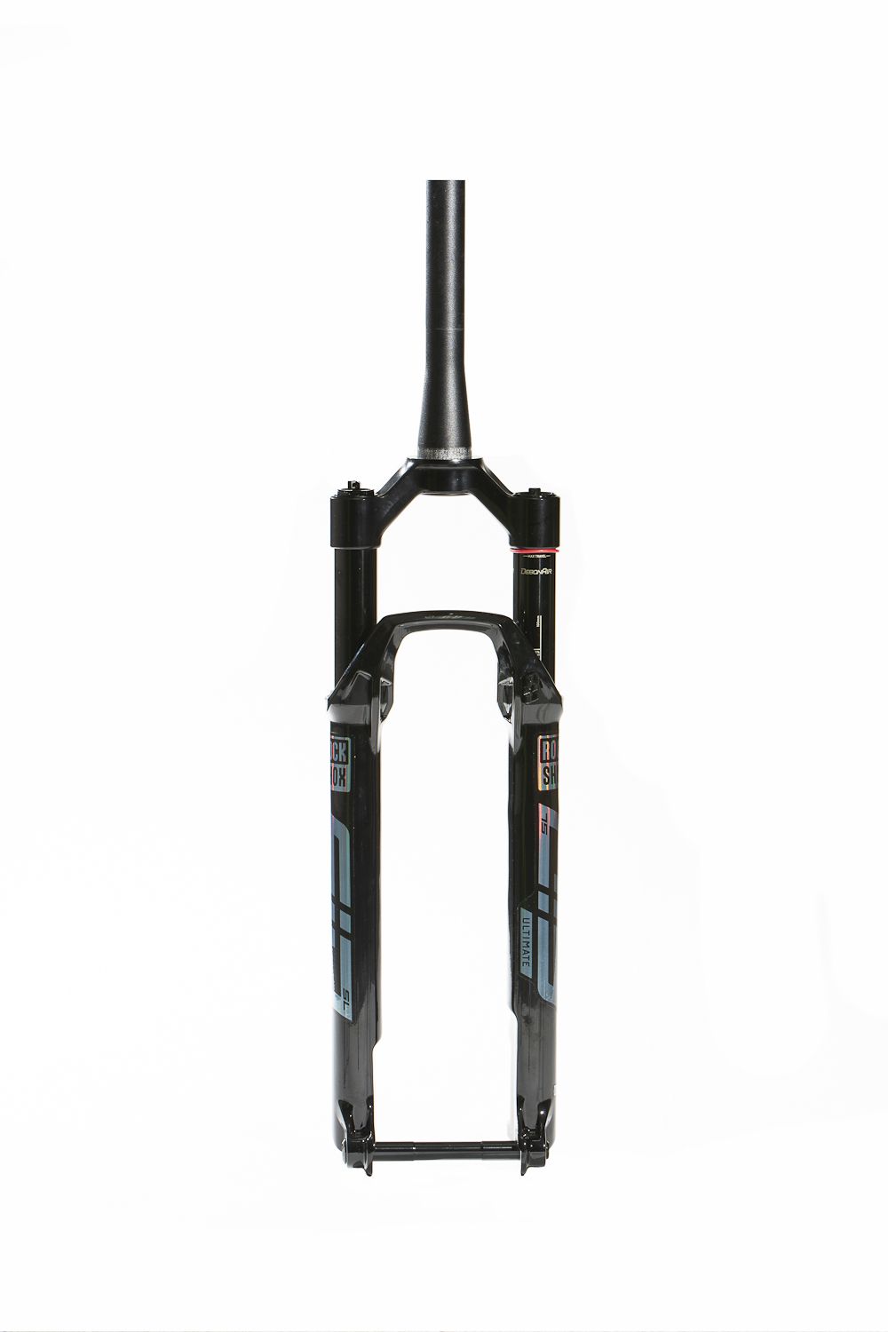 Recién aterrizada, la nueva RockShox SID se encarga de la suspensión delantera.