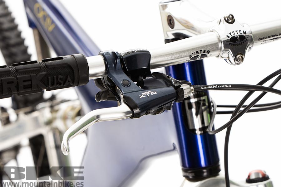 Shimano XTR con Optical Gear Display. Impresiona la calidad de los acabados de este grupo, 25 años después.
