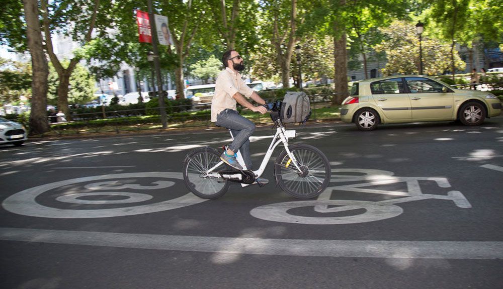 Nuevos límites en ciudad y cambios al adelantar a ciclistas.