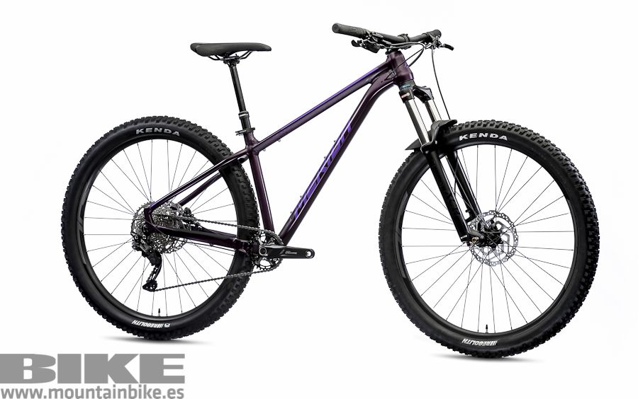 La Merida Big.Trail 400 ofrece todo lo que ves por 1.099 euros. 