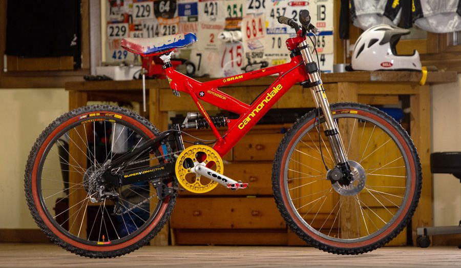 Cannondale Super V DH 4000 (2027) Cannondale Super V DH 4000 (2027)