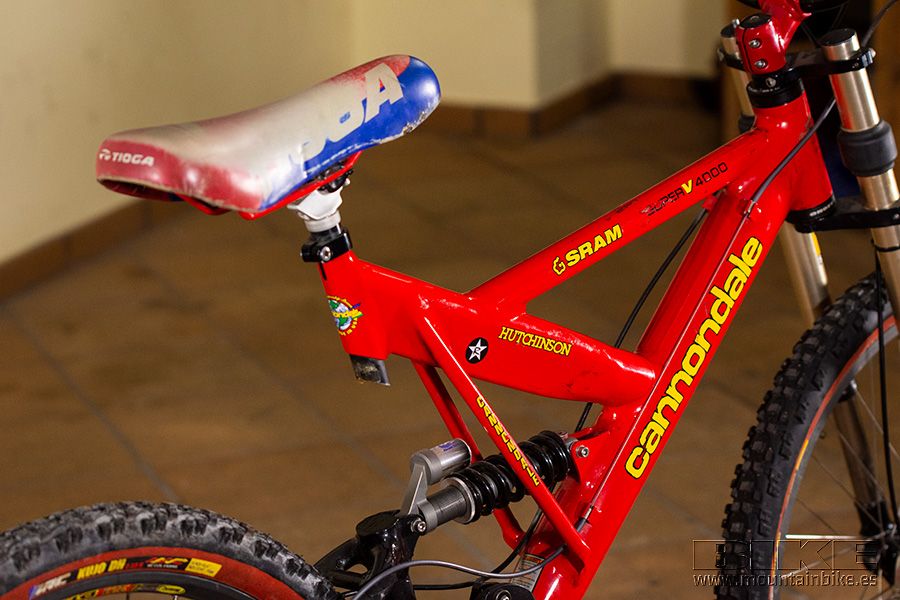 Cannondale Super V DH 4000 (2021)