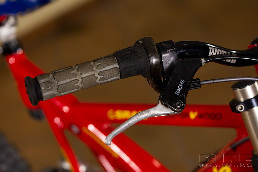 Cannondale Super V DH 4000 (1999)