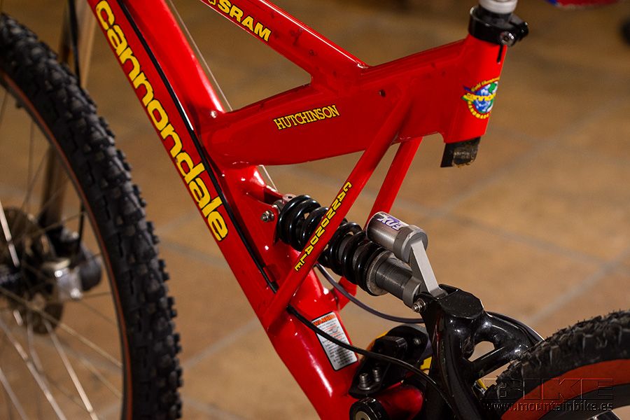 Cannondale Super V DH 4000 (2009)