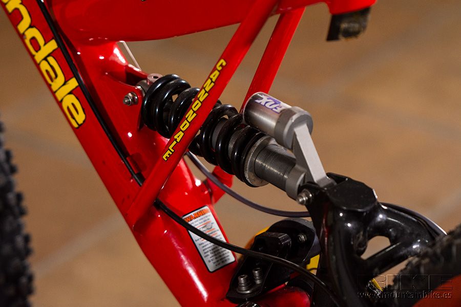 Cannondale Super V DH 4000 (2010)