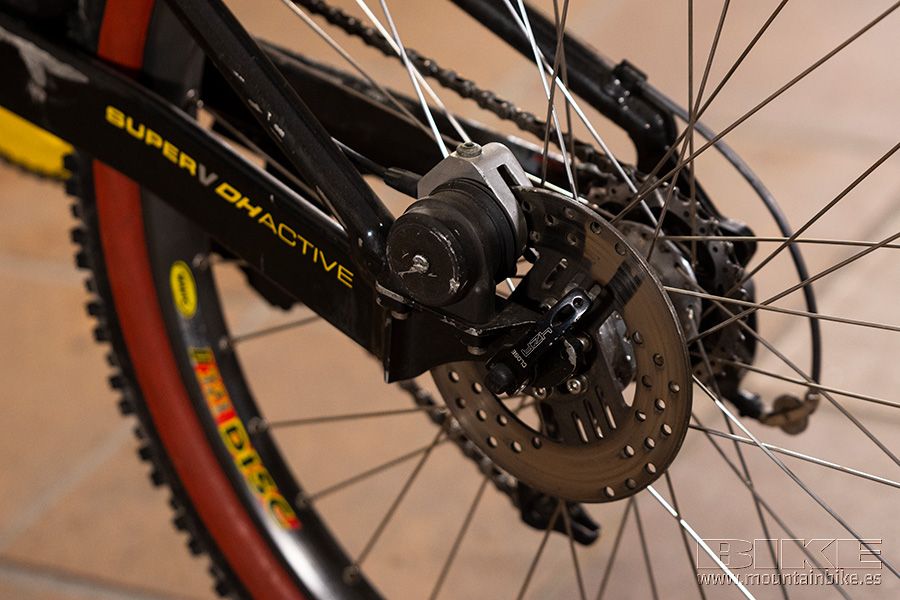 Cannondale Super V DH 4000 (2012)
