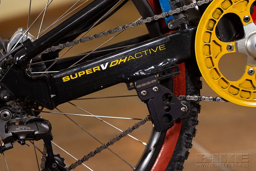 Cannondale Super V DH 4000 (2018)