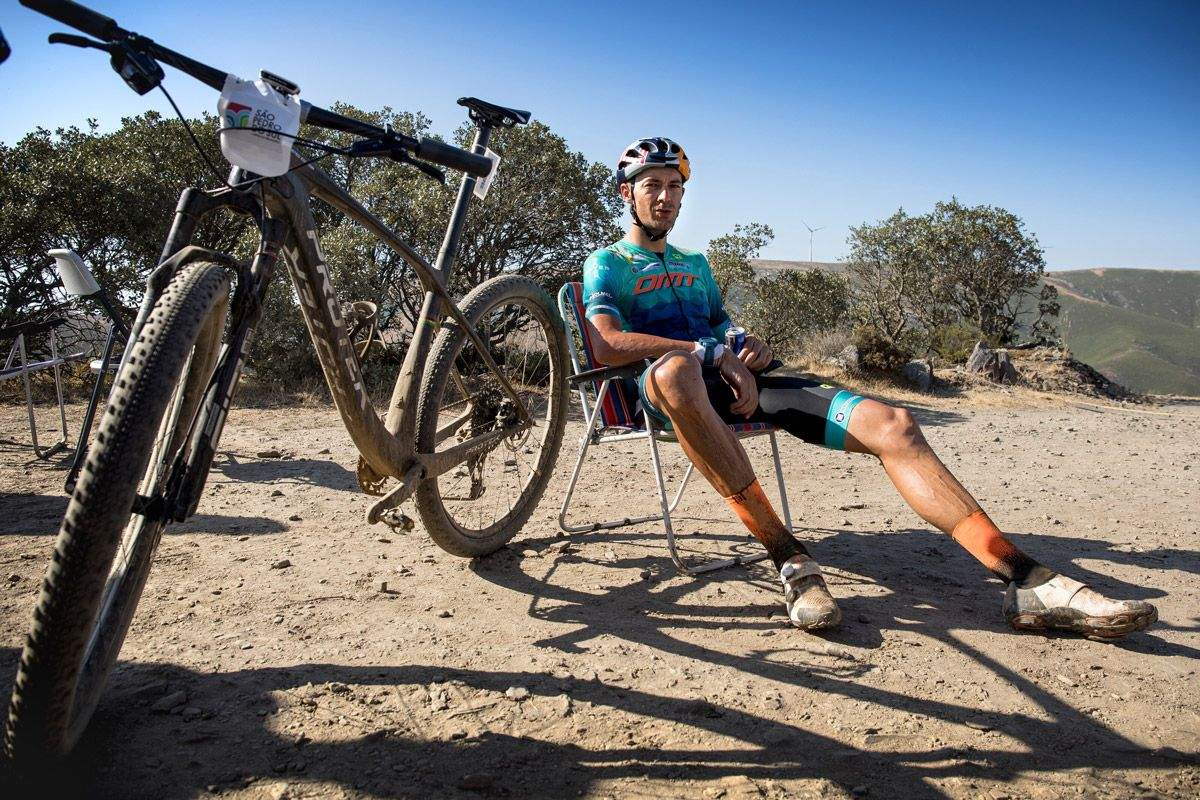 Tiago Ferreira en un descanso en ru record