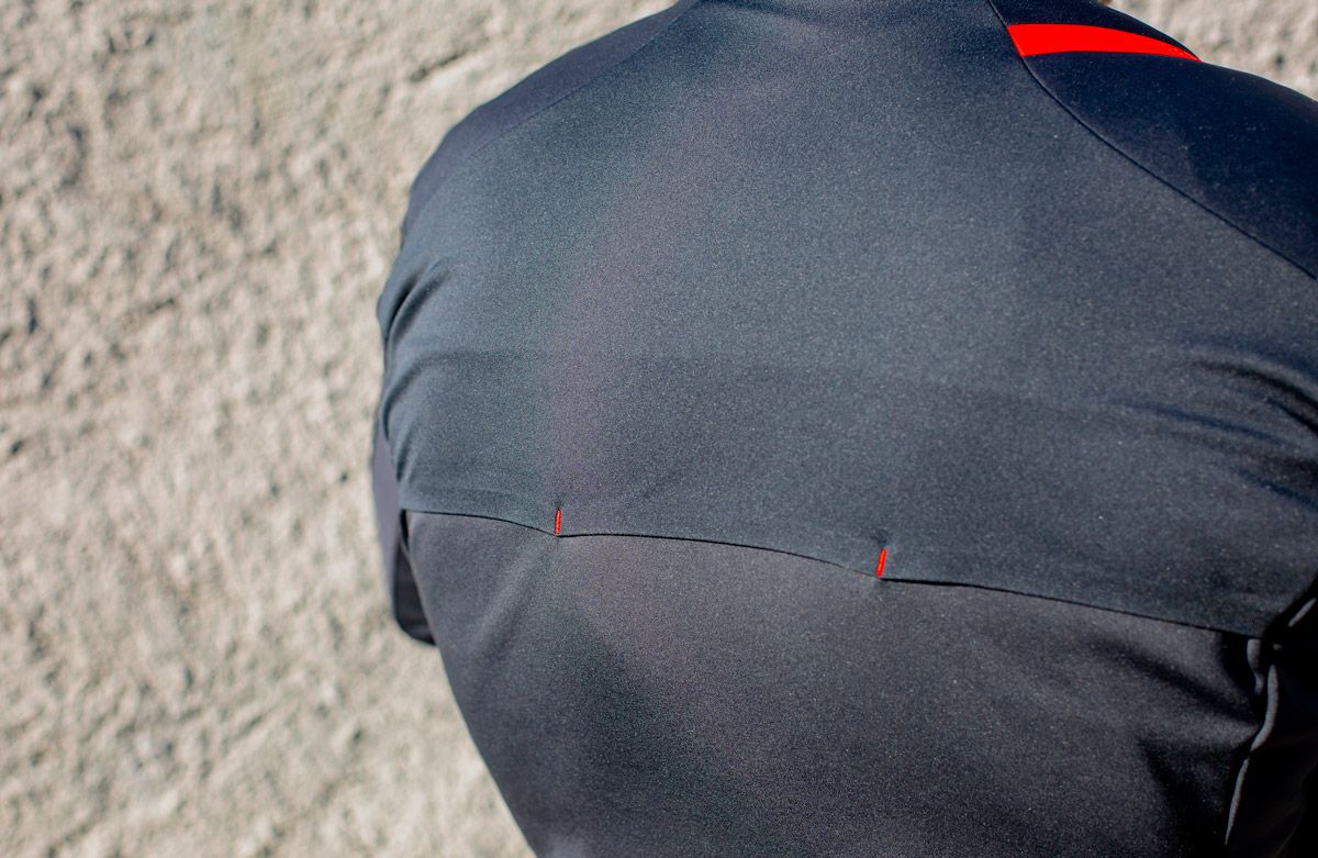 Chaqueta Sportful Fiandre detalle trasero