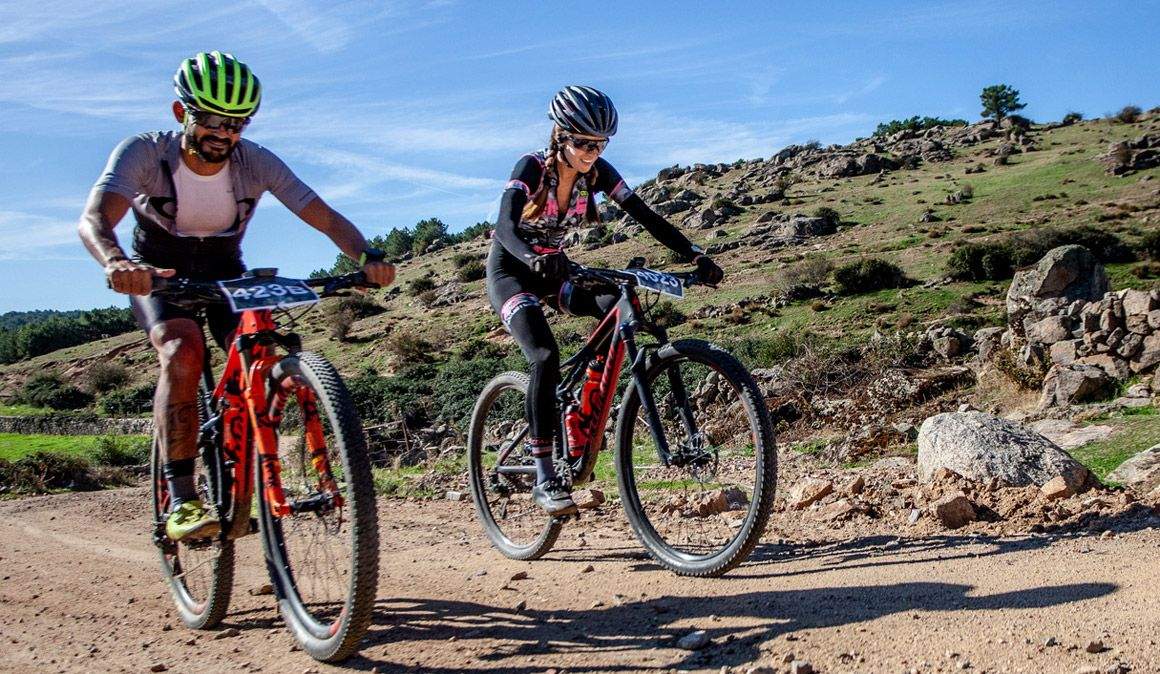 Cómo mejorar en subidas largas con la bici Cómo mejorar en subidas largas con la bici