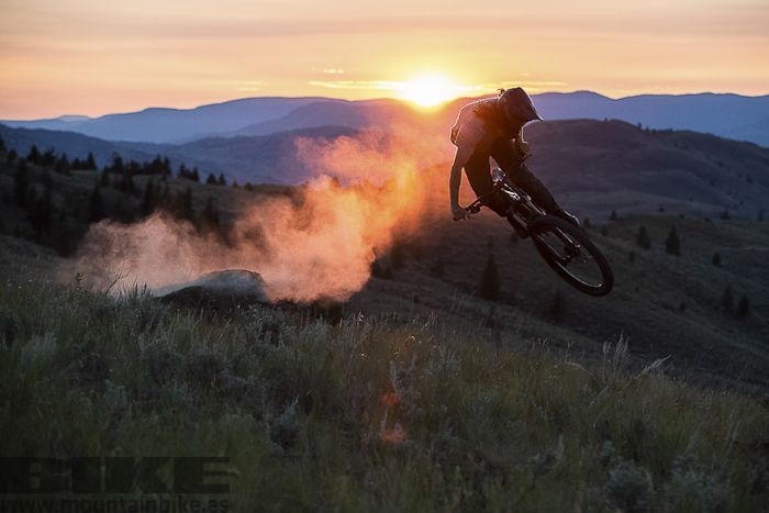 La nueva Specialized Stumpjumper EVO 2021 en acción.