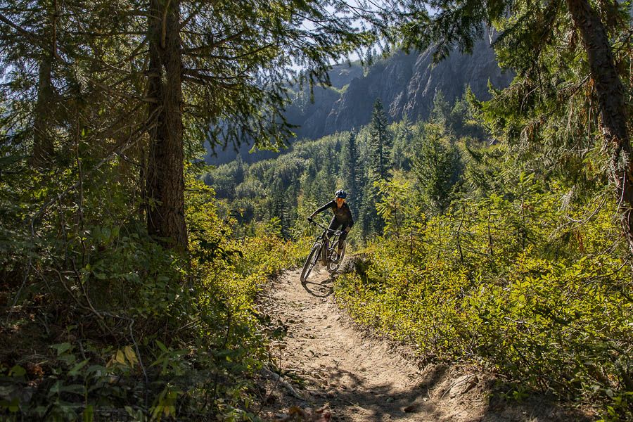 Una mountain bike ideal para descubir nuevos caminos y parajes gracias a la gran autonomía de su batería. 
