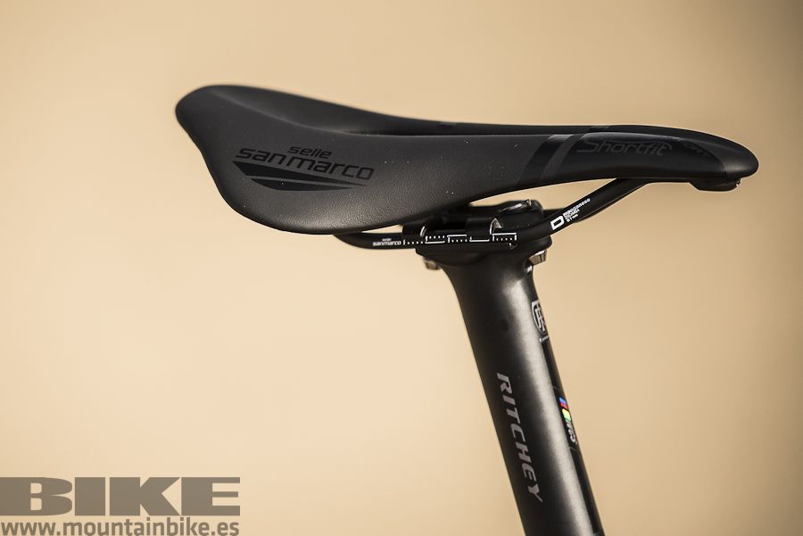 Selle San Marco es la opción escogida para las largas kilometradas que va a aguantar esta MMR Kenta. 