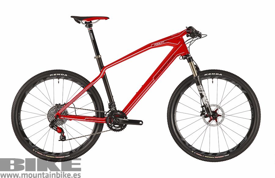 En 2012 aparecía la primera Podium con diseño bajo el concepto Stealth de Mondraker. 