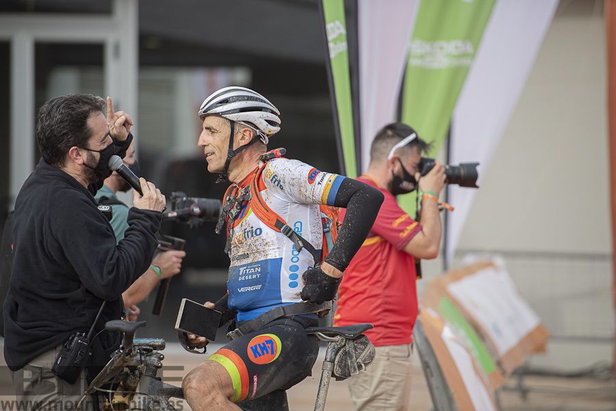 Indurain se ha sincerado y reconoce que en las zonas más técnicas le ha costado. 
