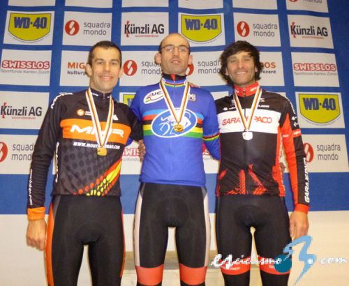 Bruno Prieto en el podio del Mundial CX master en 2014.