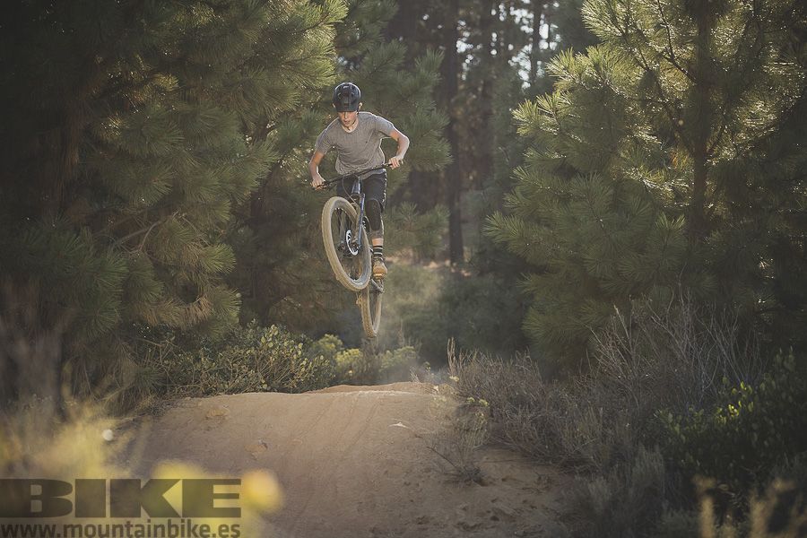 Las STP en cualquier de su tamaño de ruedas son una herramienta ideal para pasar horas en el campillo o en un pumptrack.