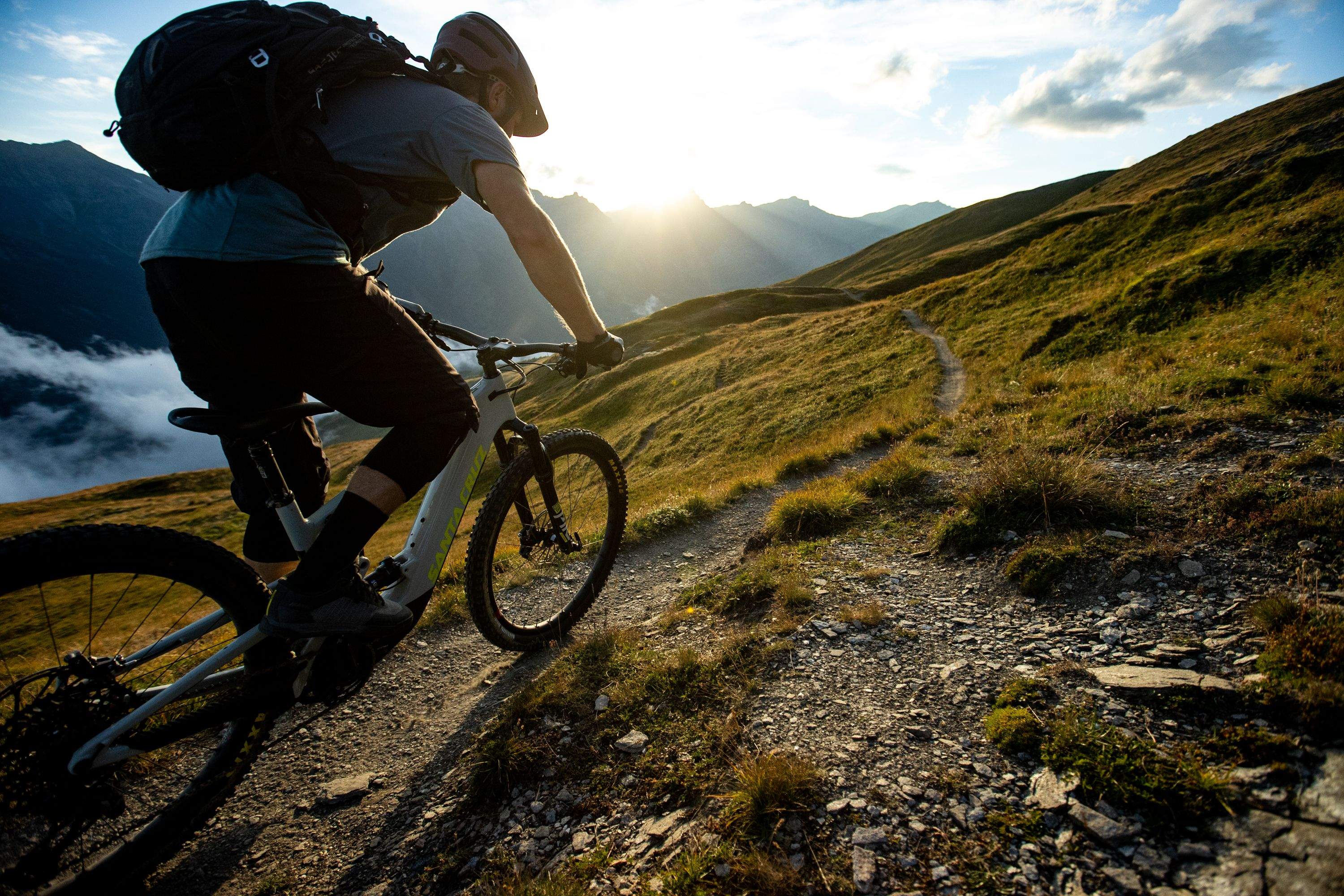 La Santa Cruz Heckler Lite MX, con 140 mm de recorrido y un peso inferior, está diseñada para un uso Trail y capacidad en descensos técnicos. Foto: Sven Martin