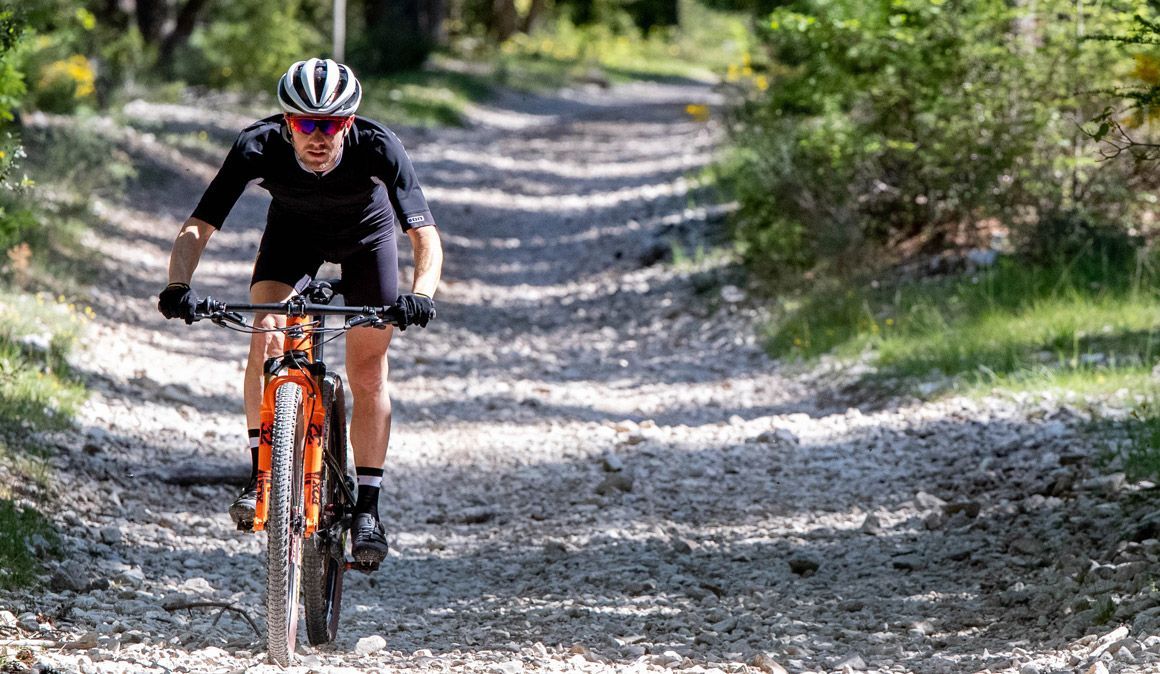 Calentar para la bici es fundamental. Este método te sirve Calentar para la bici es fundamental. Este método te sirve
