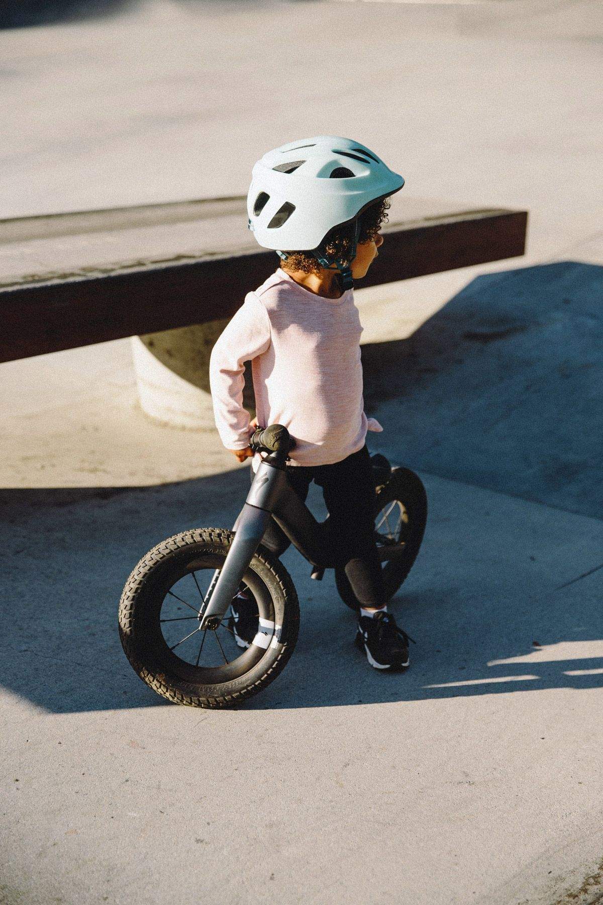 Hotwalk Carbon. El pepino de Specialized para niños (22)