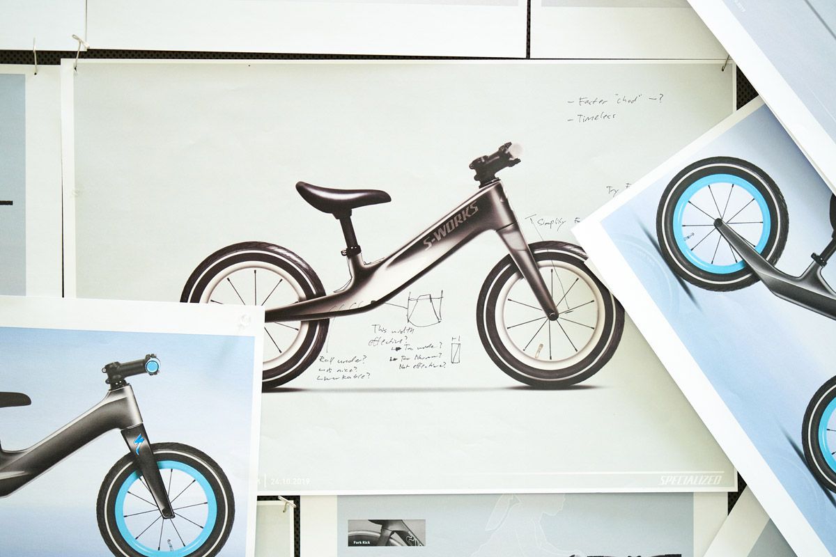 Hotwalk Carbon. El pepino de Specialized para niños (30)