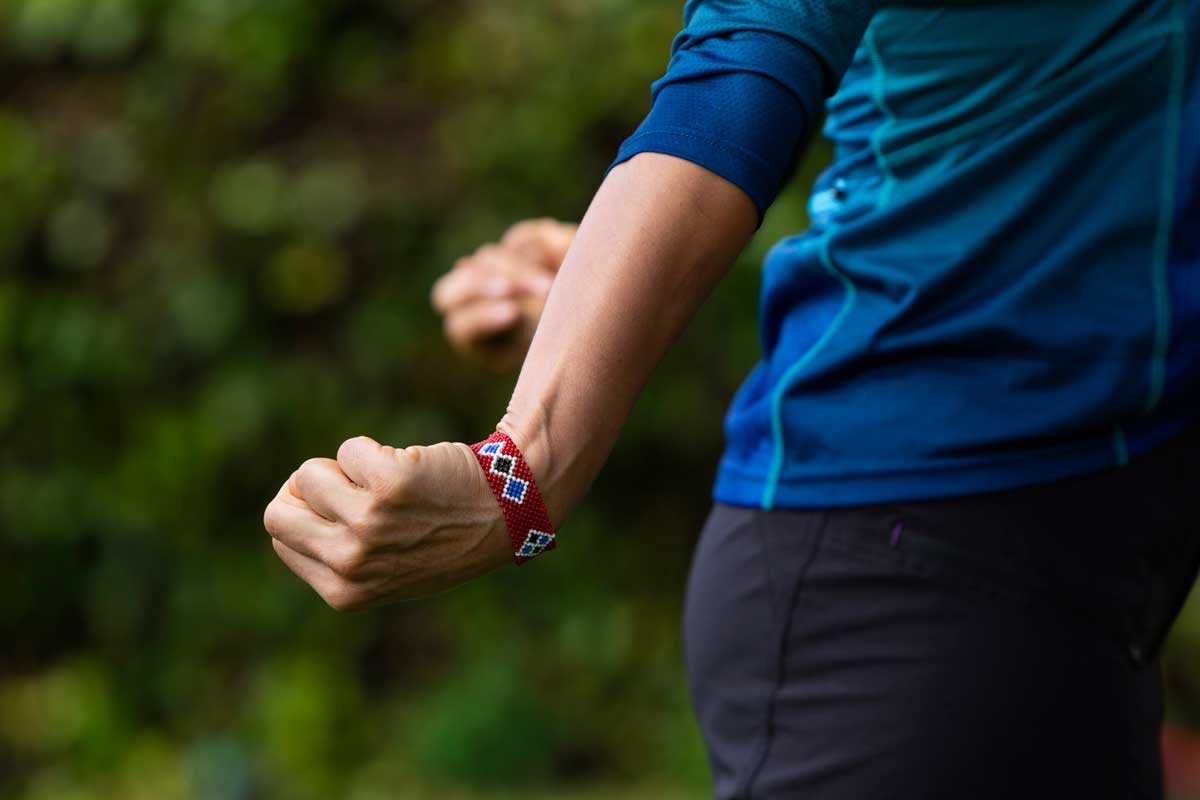 Estiramientos nervios brazos: Nota la tensión en el antebrazo