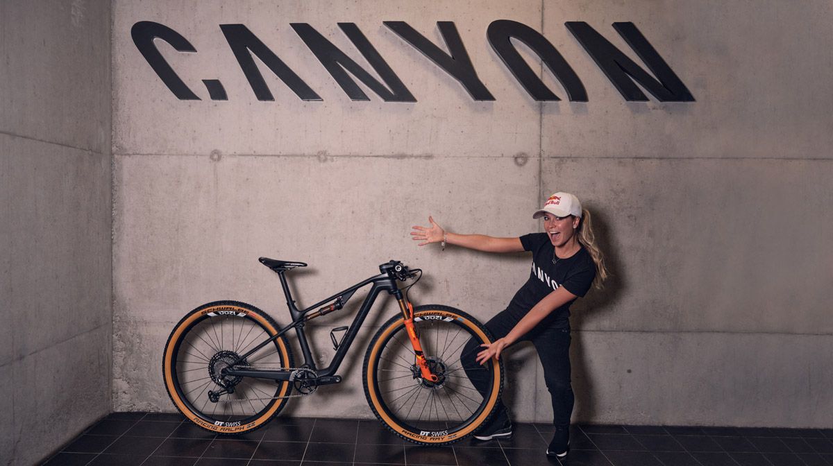 Emily Batty ficha por Canyon detalle 3
