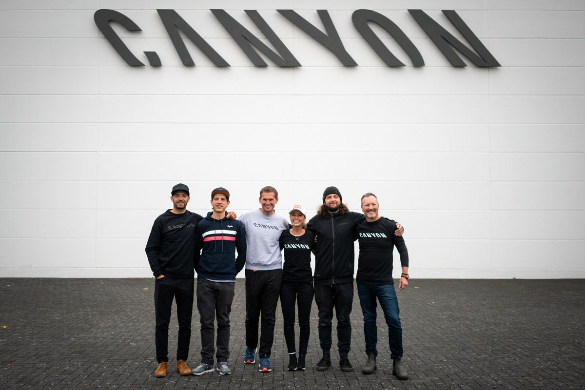 Emily Batty ficha por Canyon detalle 1