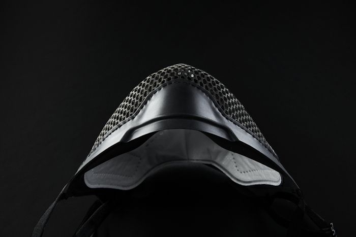 Oakley asegura que su mascarilla reduce el molesto empañamiento de las gafas.