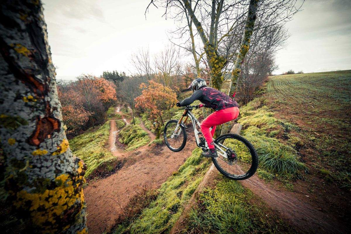 Galfer. Acuerdo con dos grandes equipos UCI de DH accion