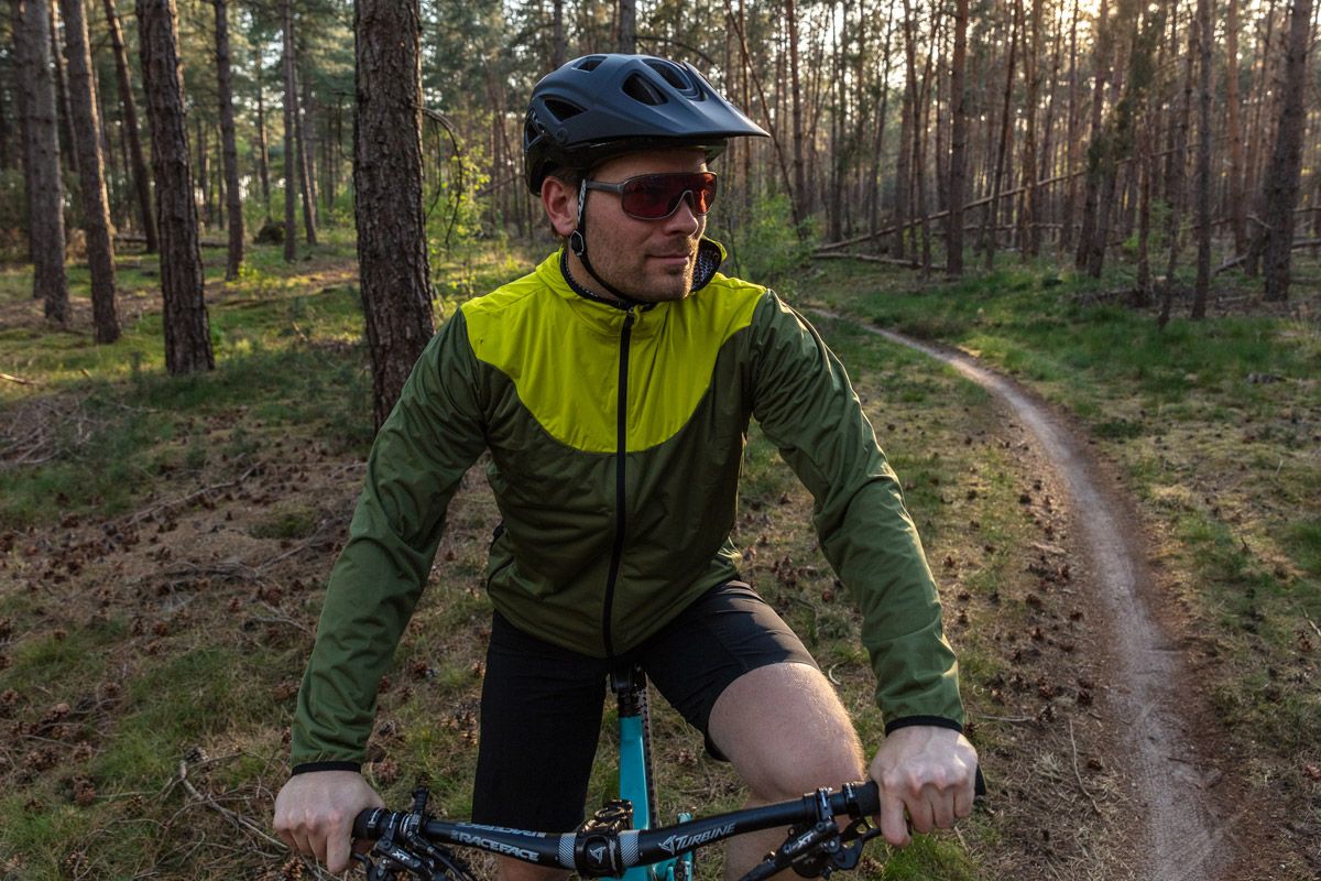 Nueva colección ropa Shimano Explorer detalle 4