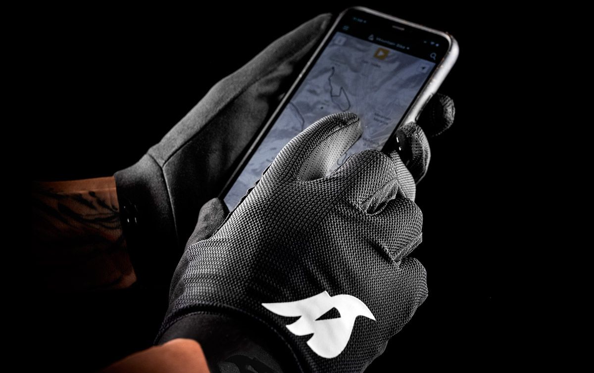 bluegrass union gravity gloves capacitive seams