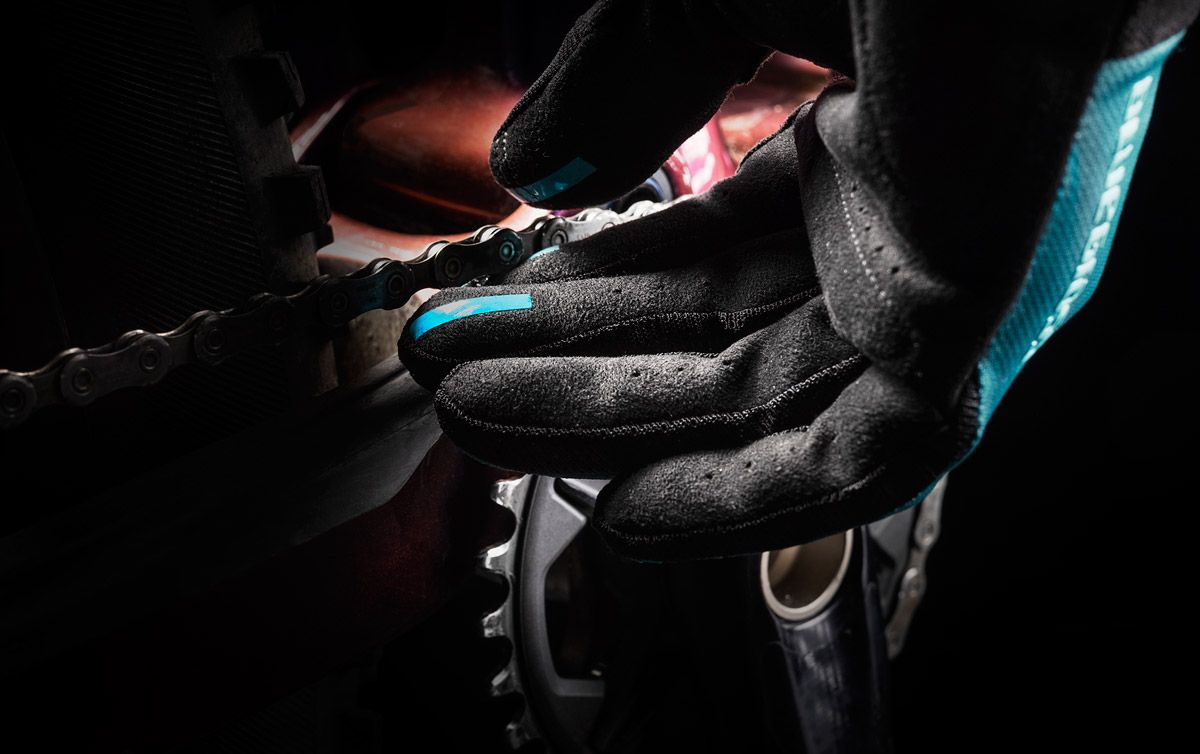 bluegrass react gravity gloves thumbnail reinforcements