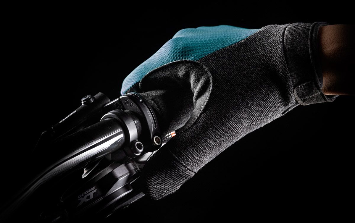 bluegrass react gravity gloves soft padded reinforcements