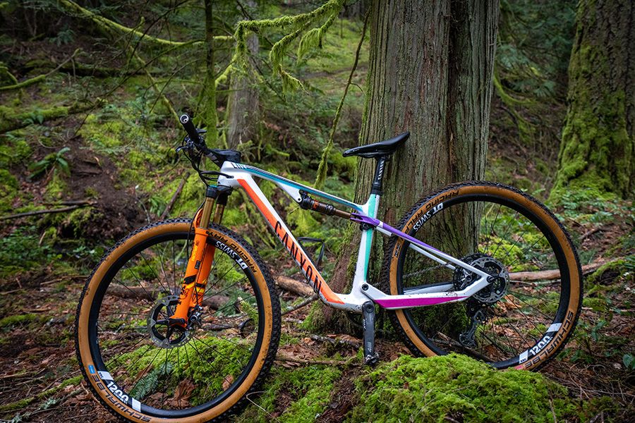 Canyon Lux CF SLX 2021 del Canyon MTB Racing Team