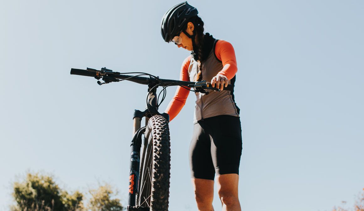 Protegerse del sol con la bici