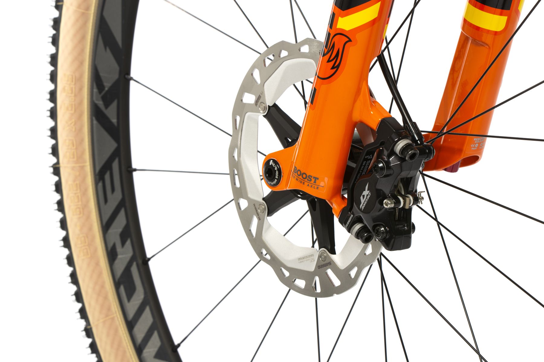 Frenos Shimano XT en una bici de más de 9.000 €. Frenada excelente, pero queremos unos XTR