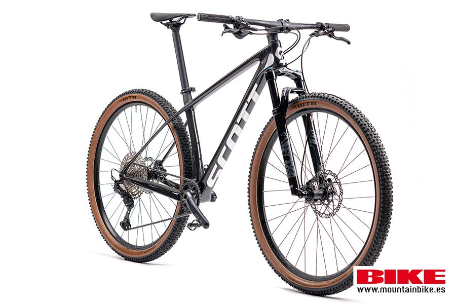 Scott Scale estudio 26