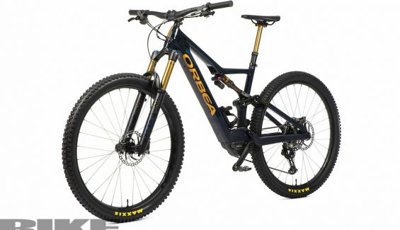 El EP8 de Shimano es una versión personalizada para esta Rise, denominado RS.